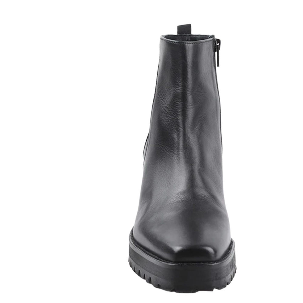 Andre’ Assous black leather ankle boots 
Size 9 - Picture 4 of 10